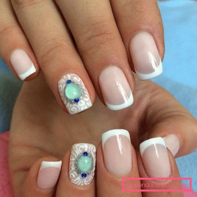 Manicure bianca alla moda