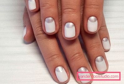 Manicure bianca alla moda