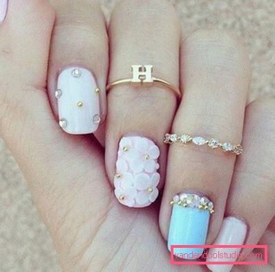Manicure bianca alla moda