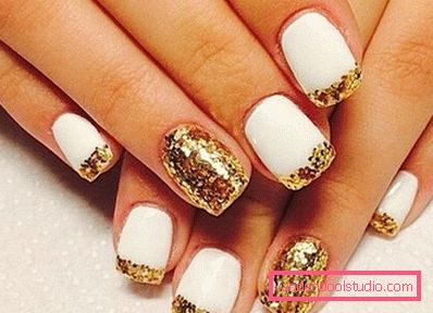 Manicure bianca alla moda