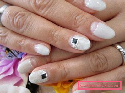 Manicure bianca alla moda