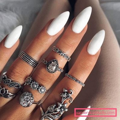 Manicure bianca alla moda