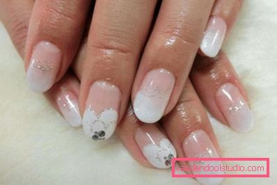 Manicure bianca alla moda