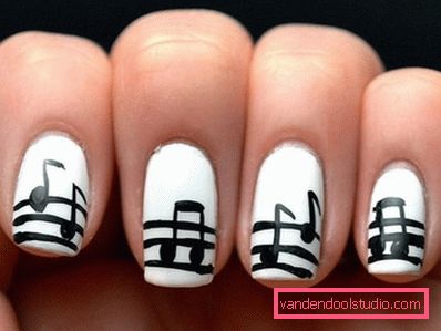 Manicure bianca alla moda
