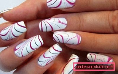 Manicure bianca alla moda