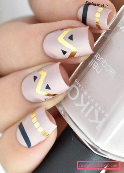 Manicure alla moda 2019-2020 anni