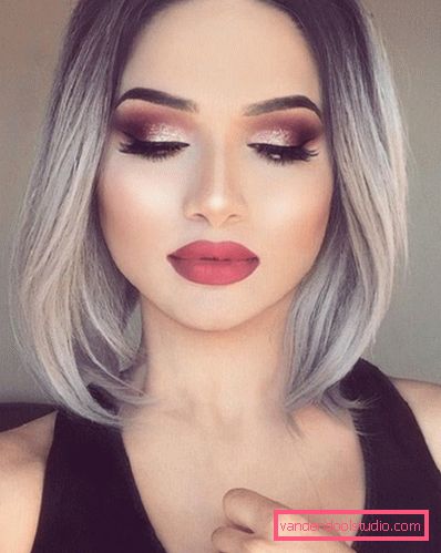 tintura alla moda sulla macchina La tintura più alla moda per tagliare i capelli per capelli scuri e biondi