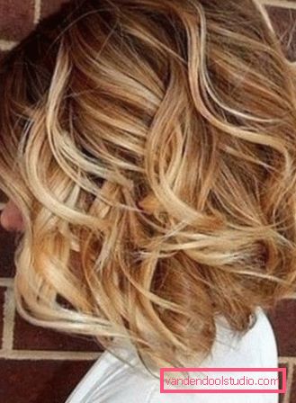 tintura alla moda sulla macchina La tintura più alla moda per tagliare i capelli per capelli scuri e biondi