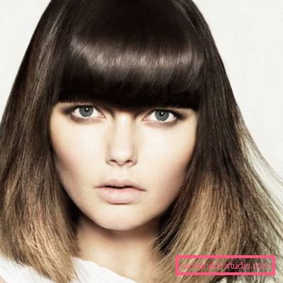 tintura alla moda sulla macchina La tintura più alla moda per tagliare i capelli per capelli scuri e biondi