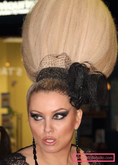 Le fantastiche acconciature di Lena Lenina