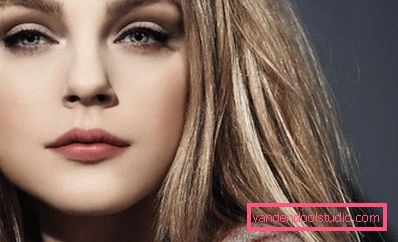 ragazza con il trucco semplice ragazza con il trucco semplice