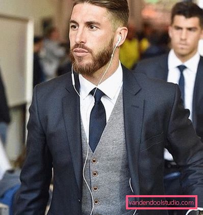 Ritagli di capelli da uomo alla moda 2019-2020 anni