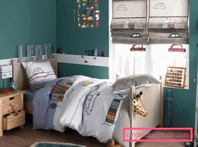 Un design interessante di una stanza per bambini per un ragazzo di diverse età.