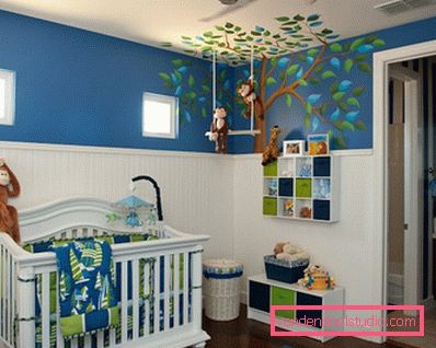 Un design interessante di una stanza per bambini per un ragazzo di diverse età.