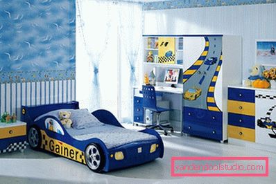 Un design interessante di una stanza per bambini per un ragazzo di diverse età.