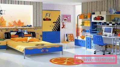 Un design interessante di una stanza per bambini per un ragazzo di diverse età.