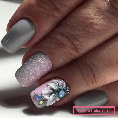 Elegante manicure grigio 2019-2020 anni