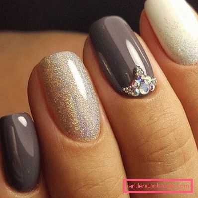 Elegante manicure grigio 2019-2020 anni