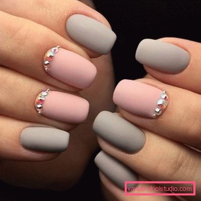 Elegante manicure grigio 2019-2020