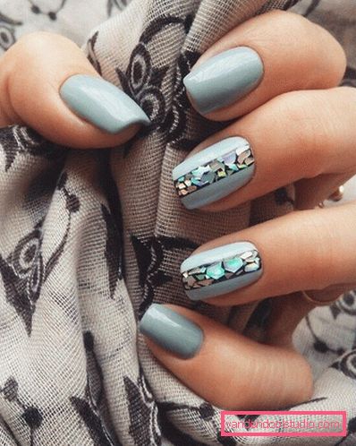 Elegante manicure grigio 2019-2020