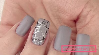 Elegante manicure grigio 2019-2020