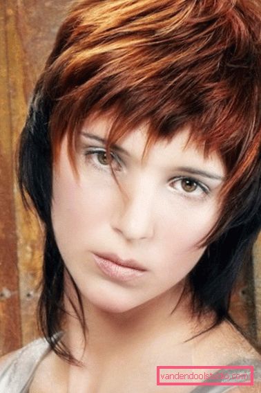 debutto sul taglio di capelli Debutto haircut su capelli medi e corti