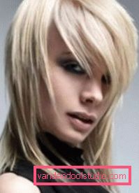 debutto sul taglio di capelli Debutto haircut su capelli medi e corti