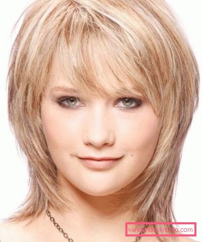 debutto sul taglio di capelli Debutto haircut su capelli medi e corti