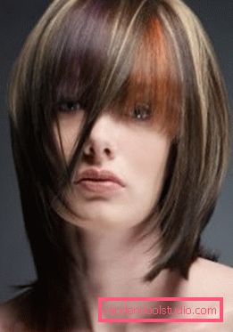 Taglio di capelli italiano su capelli medi Taglio di capelli