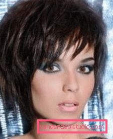 Taglio capelli corti italiani Taglio di capelli