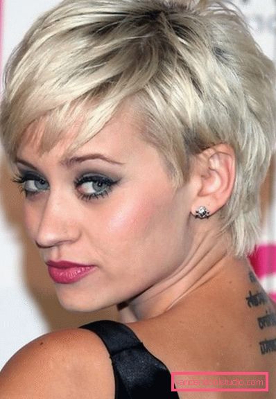 Haircut Caprice per capelli corti - foto