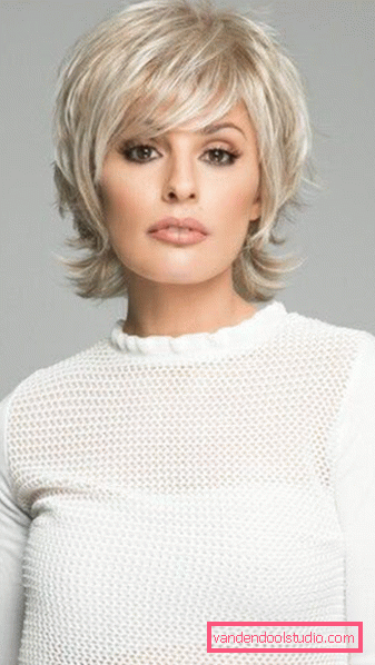 Haircut Caprice per capelli corti - foto