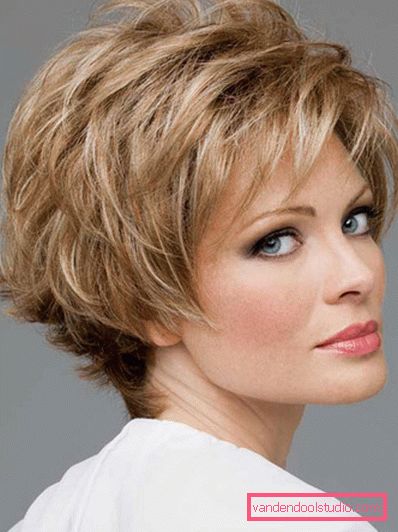 Haircut Caprice per capelli corti - foto