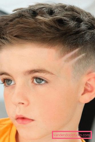 Tagli di capelli per ragazzi con modelli sui templi - acconciature di foto