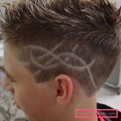 Tagli di capelli per ragazzi con modelli sui templi - acconciature di foto