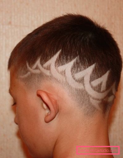 Tagli di capelli per ragazzi con modelli sui templi - acconciature di foto