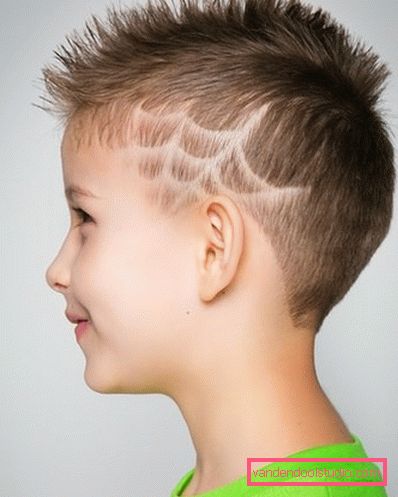 Tagli di capelli per ragazzi con modelli sui templi - acconciature di foto
