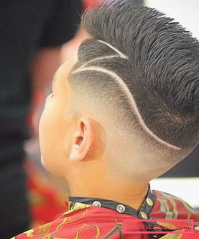 Tagli di capelli per ragazzi con modelli sui templi - acconciature di foto
