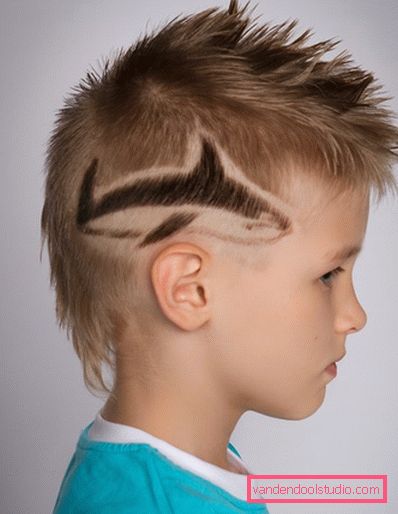 Tagli di capelli per ragazzi con modelli sui templi - acconciature di foto