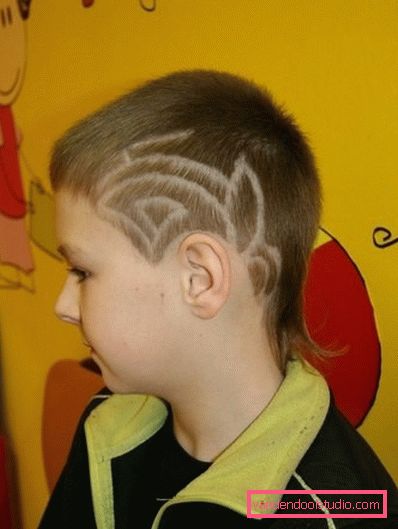 Tagli di capelli per ragazzi con modelli sui templi - acconciature di foto