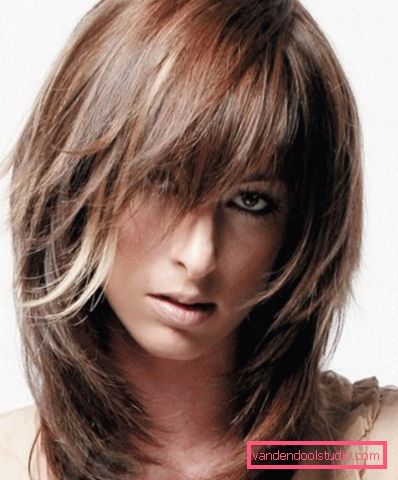 taglio di capelli per capelli medi Scala di tagli di capelli per capelli medi con frangia e senza
