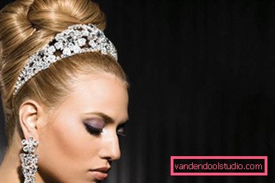 lussuosa babetta sulla testa della sposa lussuosa babetta sulla testa della sposa