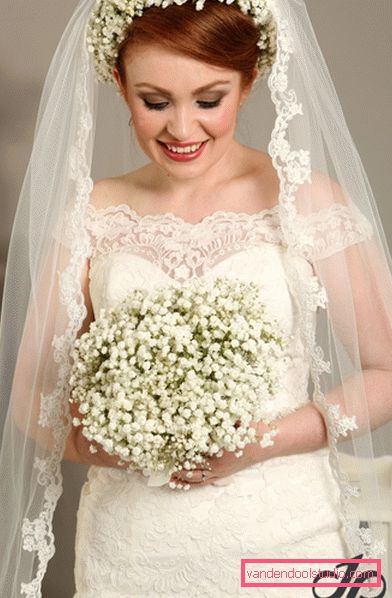 Acconciature da sposa con un velo in media