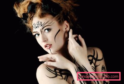 ragazza con tatuaggio dappertutto ragazza con tatuaggio dappertutto