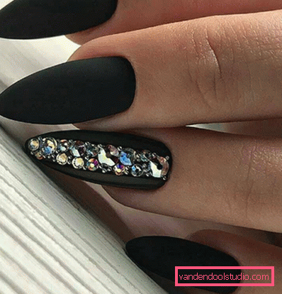 Incredibile manicure scura 2019-2020 per donne vere
