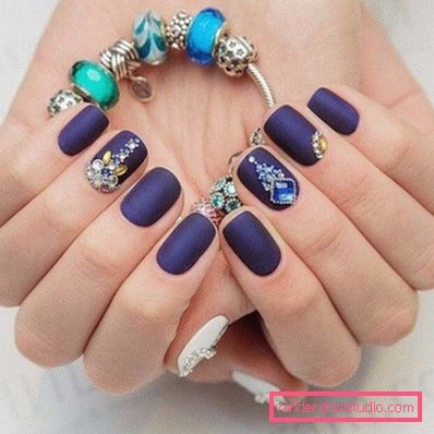 Incredibile manicure scura 2019-2020 per donne vere