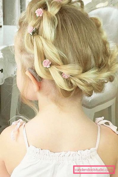 Acconciature per l'asilo di laurea Top delle migliori acconciature per ragazze alla laurea all'asilo