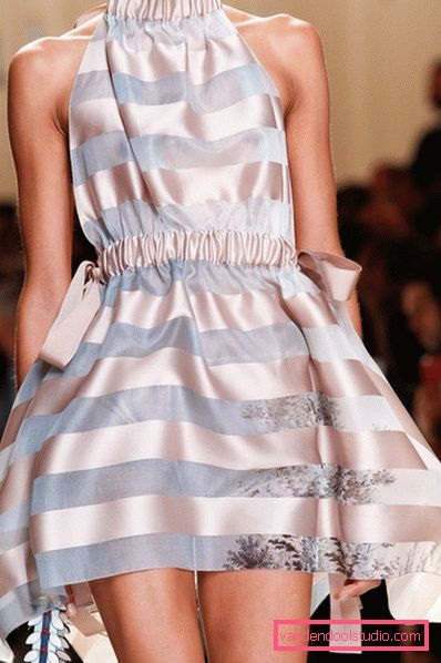 Tendenza estiva alla moda 2019-2020
