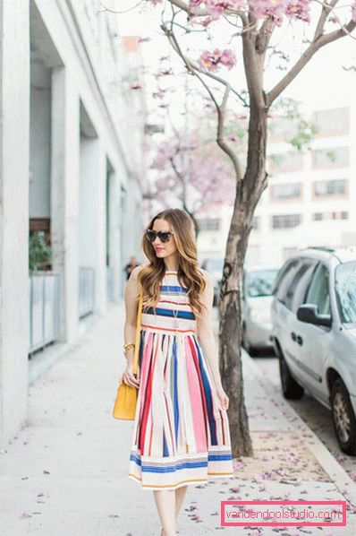 Tendenza estiva alla moda 2019-2020