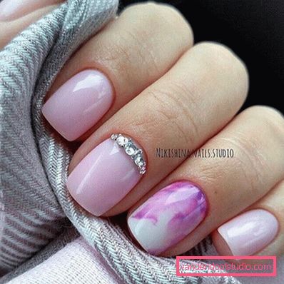 Manicure supernovae primavera-estate 2019-2020 - le tendenze della moda del design stagionale delle unghie